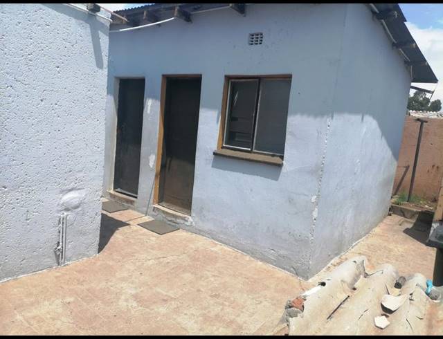 2 BEDROOM HOUSE FOR SALE IN ZOLA